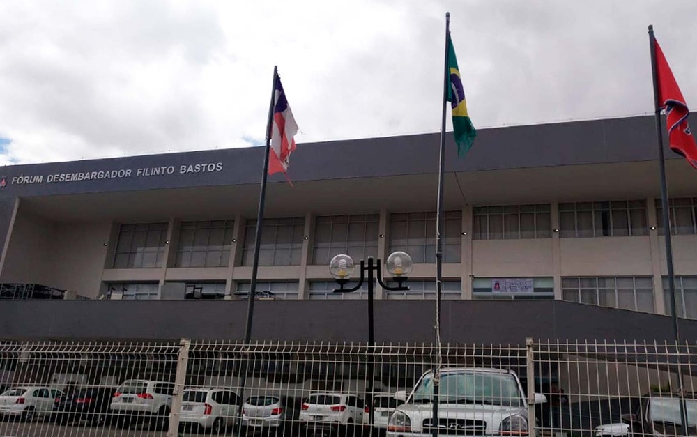 Cego suspeito de matar mulher grávida a facadas vai a júri em Feira de Santana